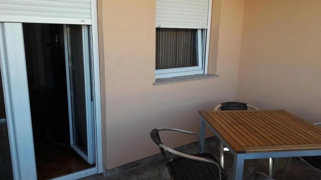 Apartment In Pag With Sea View, Terrace, Air Conditioning, Wifi Pag Town 0*,  Croacia